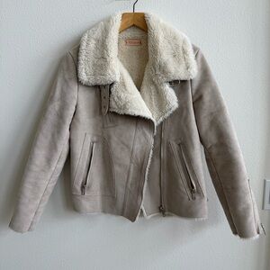 Stylish Cream Leather Jacket with Shearling Lining